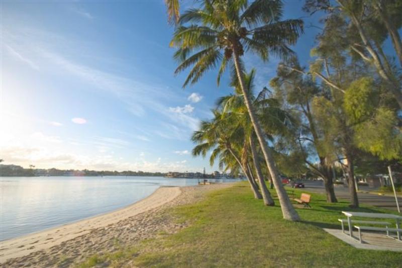 Budds Beach Apartments Surfers Paradise Exterior foto